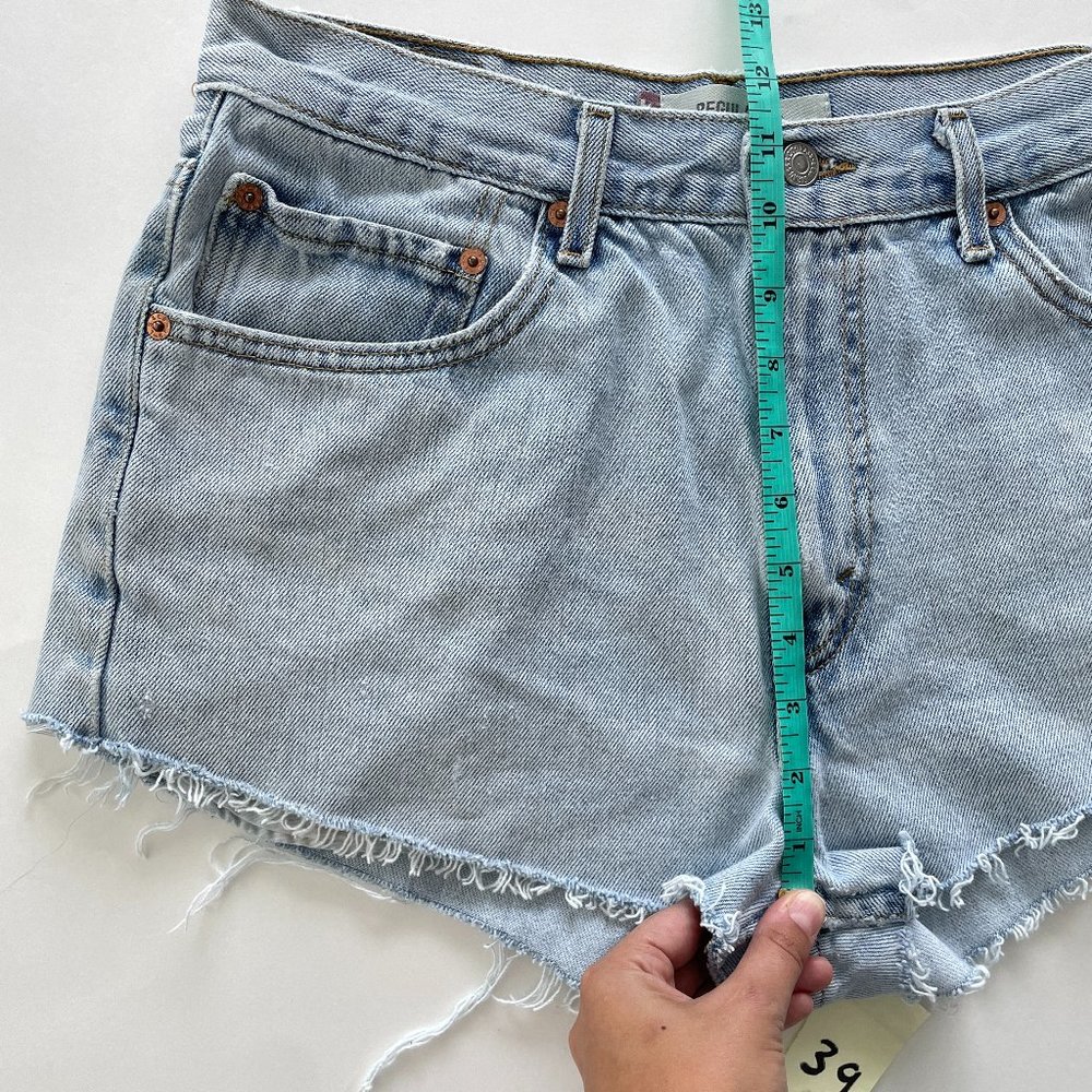 Vintage Levi's 505 high waist denim cutoff short light wash - Picture 7 of 11